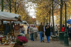 Flea market along the Dijver 